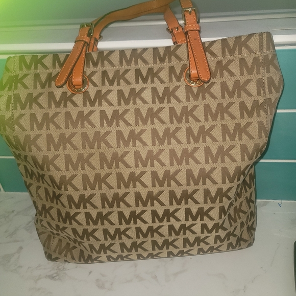 Michael Kors Monogram Tote with Orange Accents - Picture 1 of 10